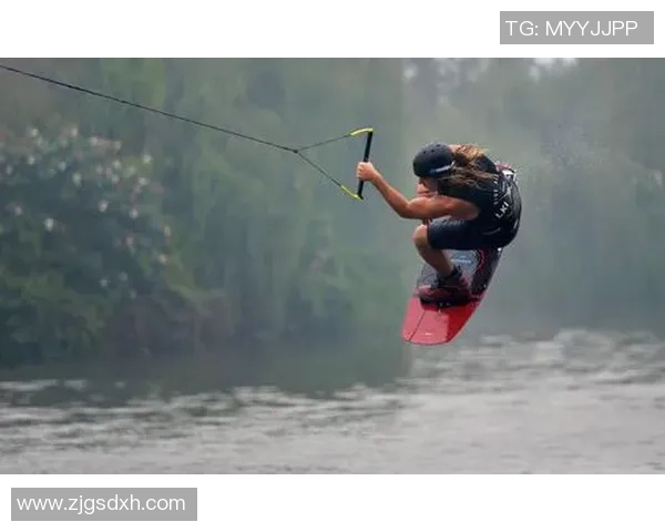 成都与上海极限运动队赛后复盘力量对决的精彩瞬间与启示