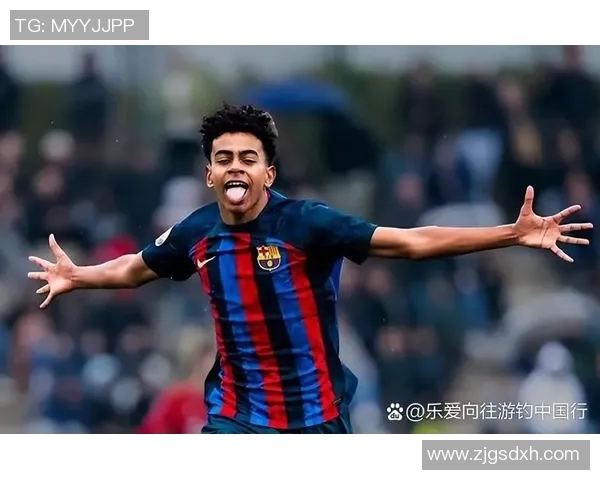 足球明星10号是如何成为绿茵场上的传奇人物的故事与成就分析